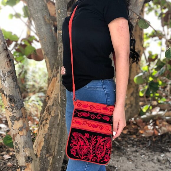 Black and Red Paisley Embroidered Crossbody Purse - Picture 1 of 5